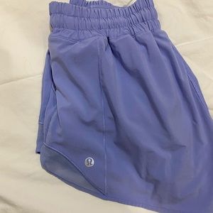 lululemon size 4 4” hotty hot short purple